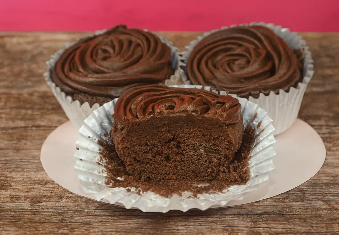 Chocolate Cupcakes (Pack of 3) - Image 2